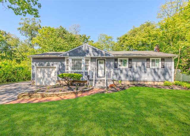 Property at 105 Glenwood Ln, Port Jefferson, NY 11777, 3 beds, 2 baths