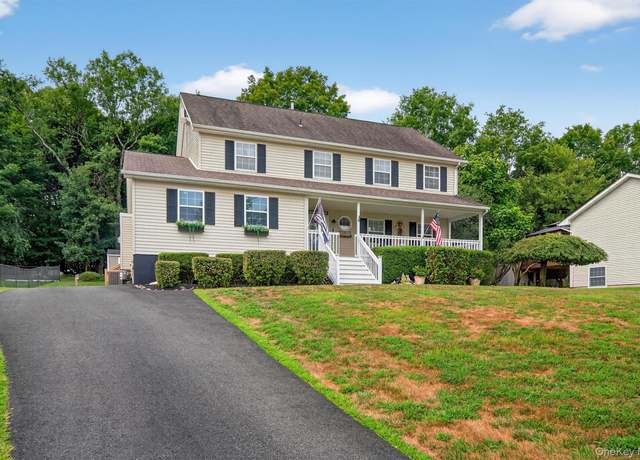 Property at 38 Wavey Willow Ln, Montgomery, NY 12549, 4 beds, 2.5 baths
