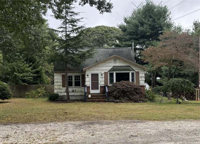Property at 77 Lincoln Rd, Medford, NY 11763, 4 beds, 1 bath