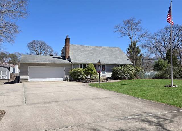 Property at 157 Pauls Path, Coram, NY 11727, 3 beds, 2 baths