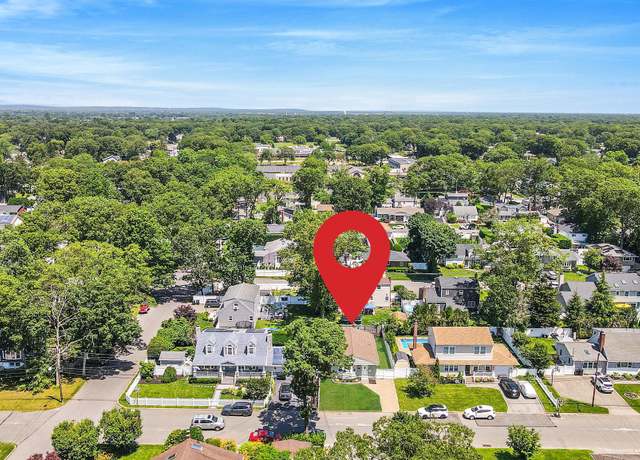 Property at 1345 Madison Ave, West Islip, NY 11795, 3 beds, 2 baths