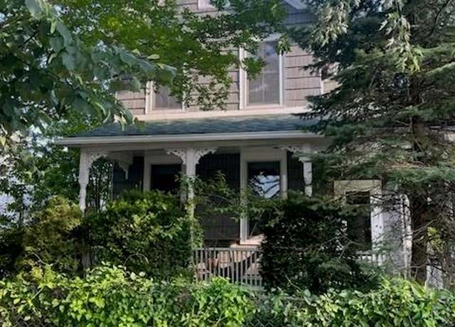 Property at 92 Walnut St, Lynbrook, NY 11563, 3 beds, 1 bath