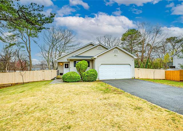 Property at 79 Samantha Dr, Coram, NY 11727, 3 beds, 1.5 baths