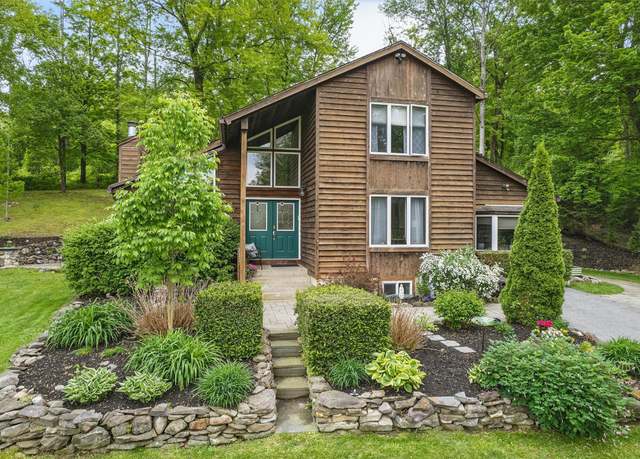 Property at 228 Bellvale Lakes Rd, Warwick, NY 10990, 3 beds, 2 baths