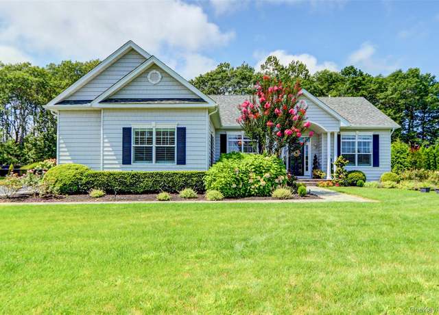 Property at 2 Hamptons Court Dr W, Eastport, NY 11941, 3 beds, 3 baths