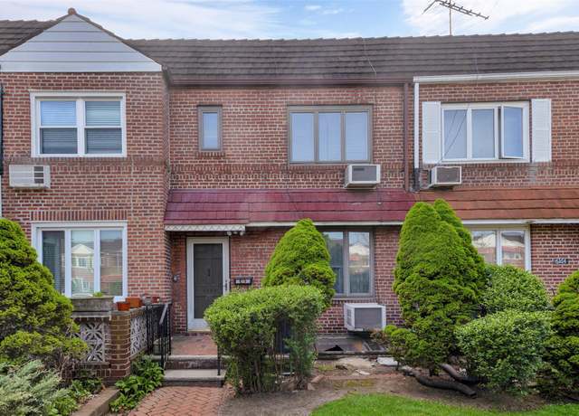 Property at 61-66 80th St, Middle Village, NY 11379, 3 beds, 1.5 baths