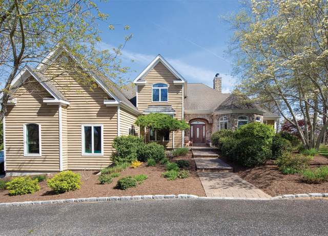Property at 115 Highland Rd, Southampton, NY 11968, 5 beds, 4.5 baths