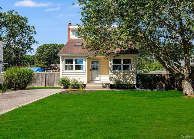 Property at 90 Overlook Ave, Mastic, NY 11950, 3 beds, 2 baths