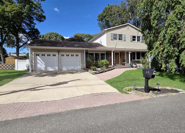 Property at 423 Alphabet St, Holbrook, NY 11741, 4 beds, 1.5 baths