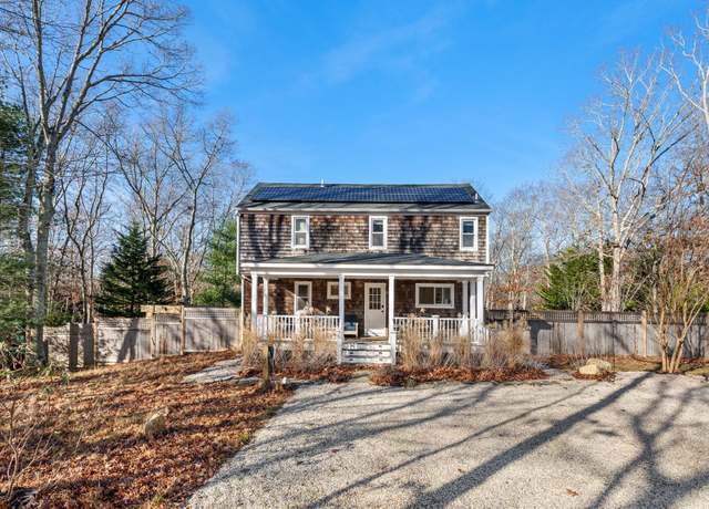 Property at 34 Harbor Blvd, East Hampton, NY 11937, 3 beds, 2 baths