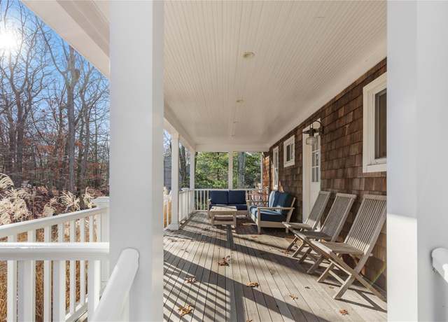 Property at 34 Harbor Blvd, East Hampton, NY 11937, 3 beds, 2 baths
