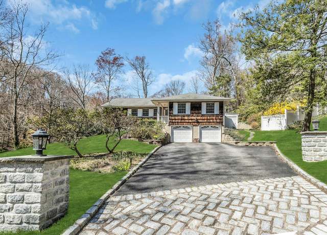 Property at 1 Harvest Hill Ln, Huntington, NY 11743, 3 beds, 2 baths