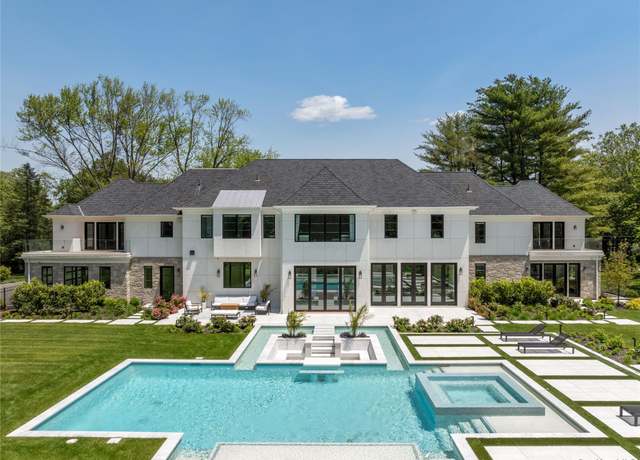 Property at 30 Evans Dr, Brookville, NY 11545, 7 beds, 9 baths