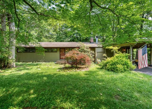Property at 41 Colburn Dr, Poughkeepsie, NY 12603, 3 beds, 2.5 baths
