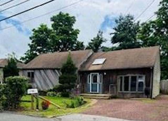 Property at 47 Georgia St, East Northport, NY 11731, 3 beds, 1.5 baths