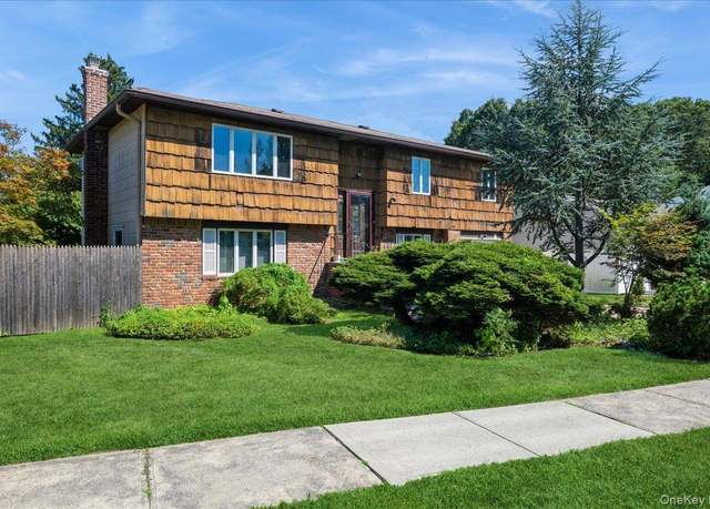 Property at 10 Marsulin Dr, Syosset, NY 11791, 4 beds, 2 baths