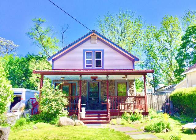 Property at 9 Buena Vista Ave, Wallkill, NY 12589, 4 beds, 3 baths