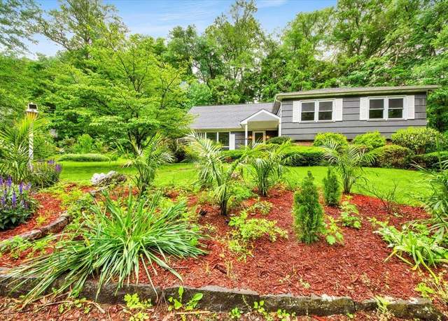 Property at 83 Sherwood Rd, Cortlandt Manor, NY 10567, 4 beds, 2.5 baths