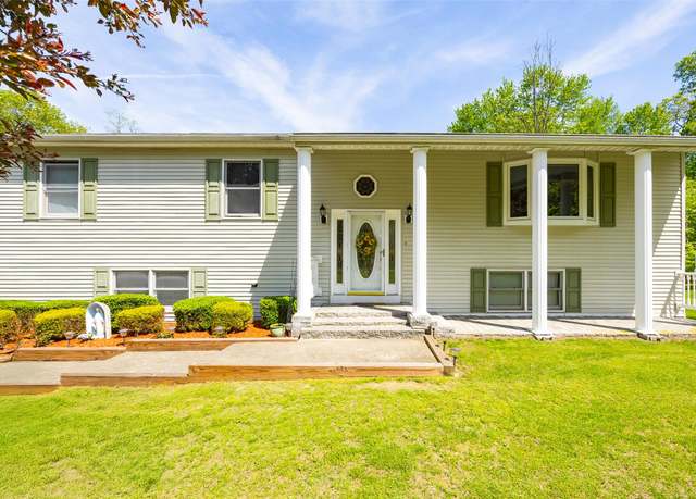 Property at 33 Roberts Rd, Wappingers Falls, NY 12590, 3 beds, 3 baths