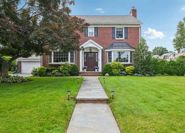 Property at 96 Newmarket Rd, Garden City, NY 11530, 5 beds, 2.5 baths