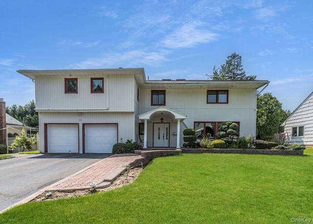 Property at 83 The Dell, Albertson, NY 11507, 4 beds, 2.5 baths