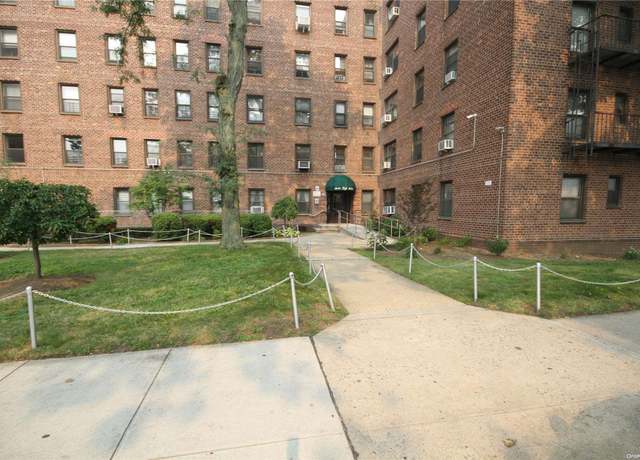 Property at 52-54 65th Pl Unit 5L, Maspeth, NY 11378, 2 beds, 1 bath