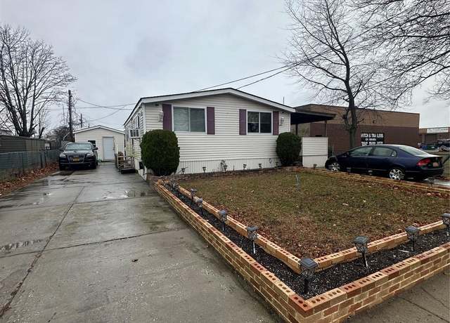 Property at 1133 Lincoln Ave, Holbrook, NY 11741, 2 beds, 1 bath
