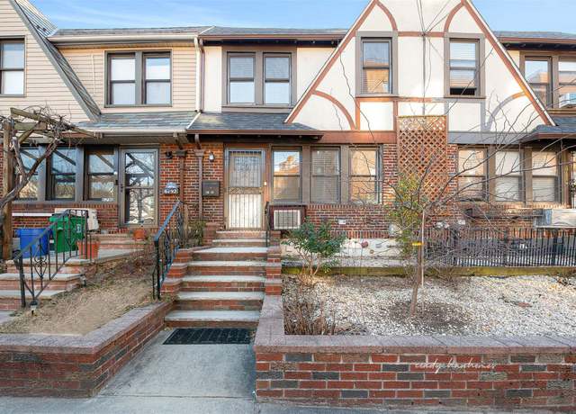 Property at 67-90 Clyde St, Forest Hills, NY 11375, 3 beds, 2.5 baths