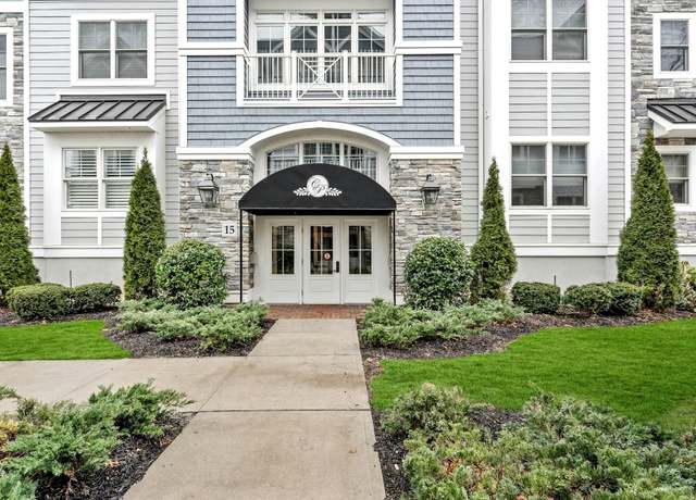 Property at 15305 Aspenwood Dr, Plainview, NY 11803, 2 beds, 2 baths