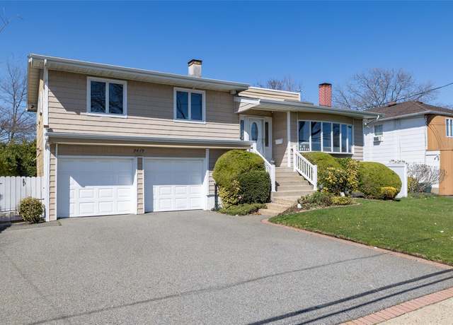 Property at 2479 Kerry Ln, Bellmore, NY 11710, 4 beds, 2.5 baths