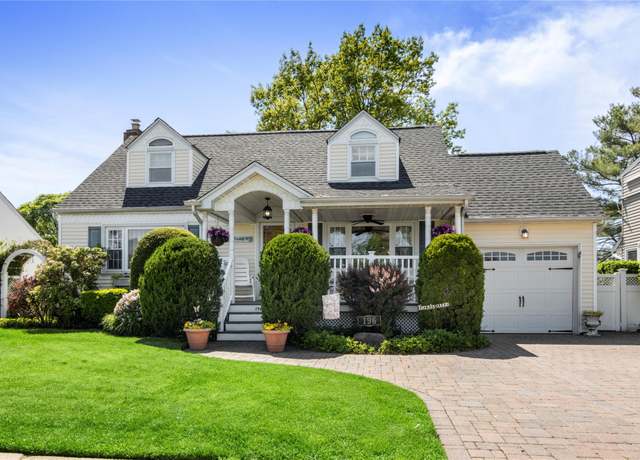 Property at 196 Peters Ave, East Meadow, NY 11554, 3 beds, 2 baths
