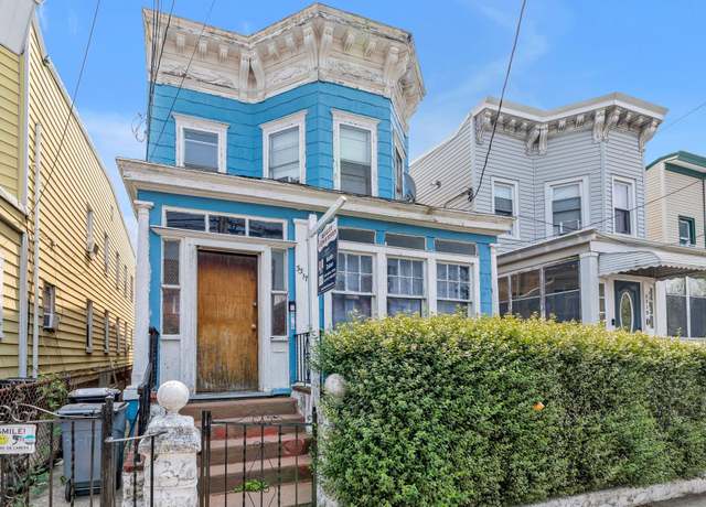 Property at 33-17 98th St, Corona, NY 11368, 6 beds