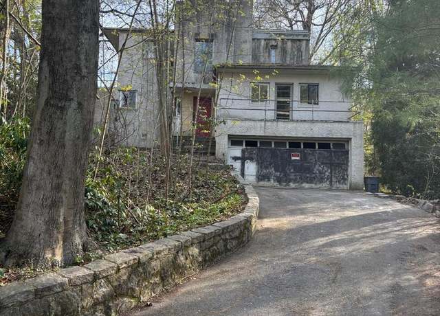 Property at 150 Burkewood Rd, Mount Vernon, NY 10552, 4 beds, 3 baths