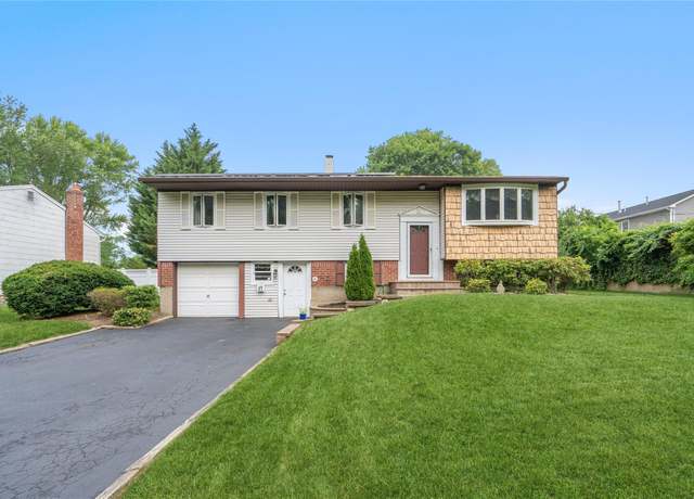 Property at 37 Parkway Dr N, Commack, NY 11725, 4 beds, 3 baths