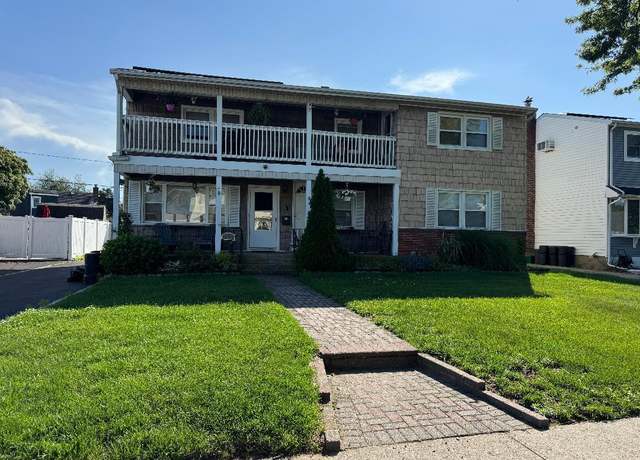 Property at 944 Annette Dr, Wantagh, NY 11793, 6 beds, 3 baths