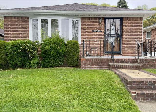 Property at 226-35 76th Rd, Oakland Gardens, NY 11364, 3 beds, 2.5 baths