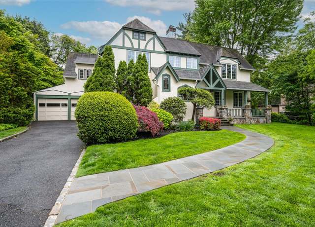 Property at 36 Richards Rd, Port Washington, NY 11050, 4 beds, 3 baths