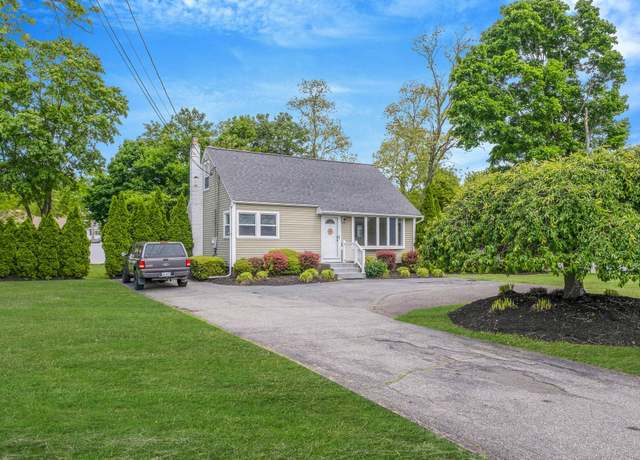 Property at 2251 Ocean Ave, Ronkonkoma, NY 11779, 4 beds, 1 bath