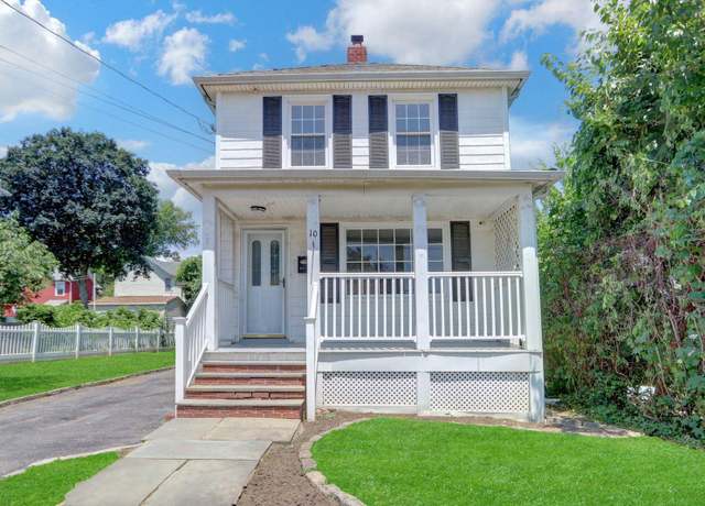 Property at 10 Valentine St, Glen Cove, NY 11542, 3 beds, 2 baths