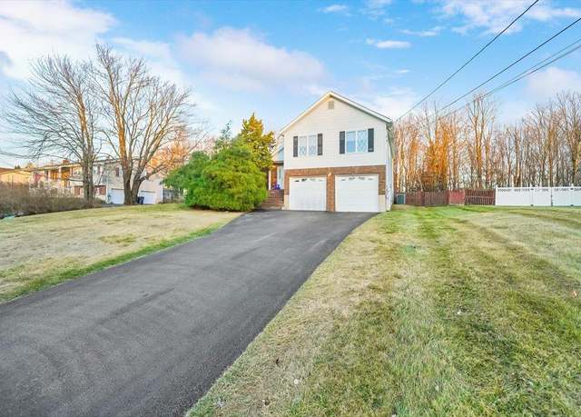 Property at 35 Depalma Dr, Highland Mills, NY 10930, 3 beds, 2.5 baths