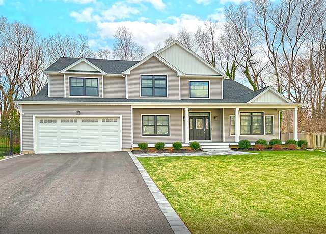 Property at 3 Marchant Dr N, Saint James, NY 11780, 4 beds, 3 baths