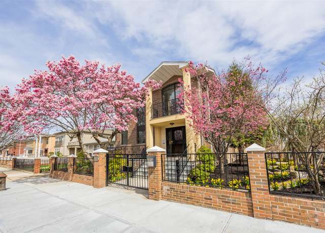 Property at 63-39 136th St, Flushing, NY 11367, 5 beds, 5 baths