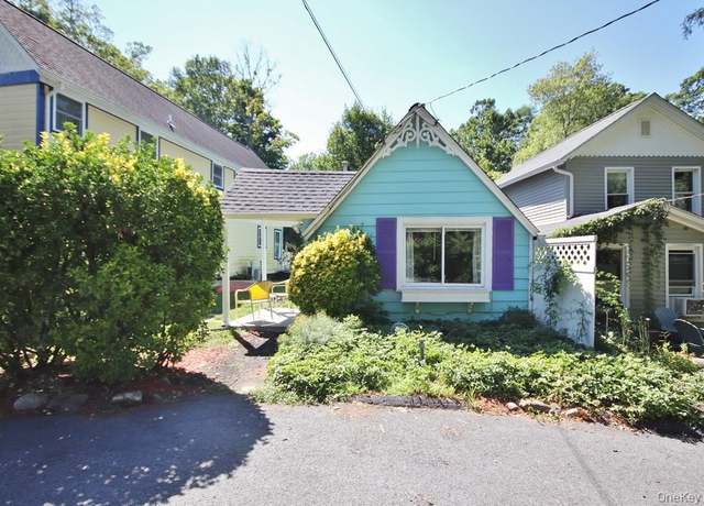 Property at 42 Campwoods Grounds, Ossining, NY 10562, 2 beds, 1.5 baths