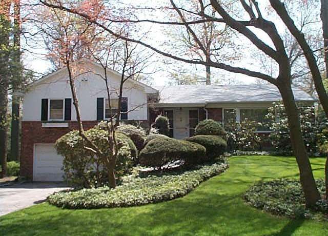Property at 42A Cedar Dr, Great Neck, NY 11021, 4 beds, 3 baths