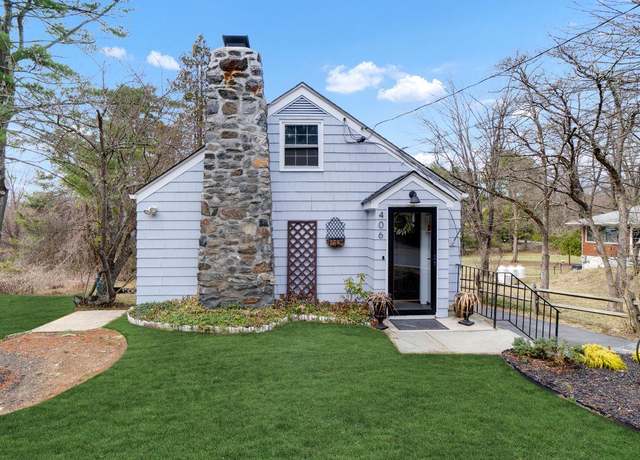 Property at 406 Furnace Dock Rd, Cortlandt Manor, NY 10567, 2 beds, 1 bath