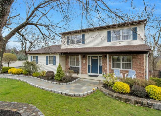 Property at 68 Walter Dr, Stony Point, NY 10980, 4 beds, 2.5 baths