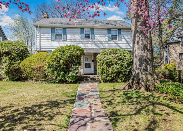 Property at 42 Cumberland Dr, Yonkers, NY 10704, 3 beds, 2.5 baths