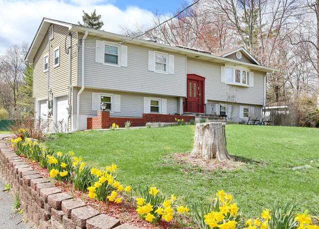 Property at 1 W Burda Pl, New City, NY 10956, 4 beds, 2.5 baths