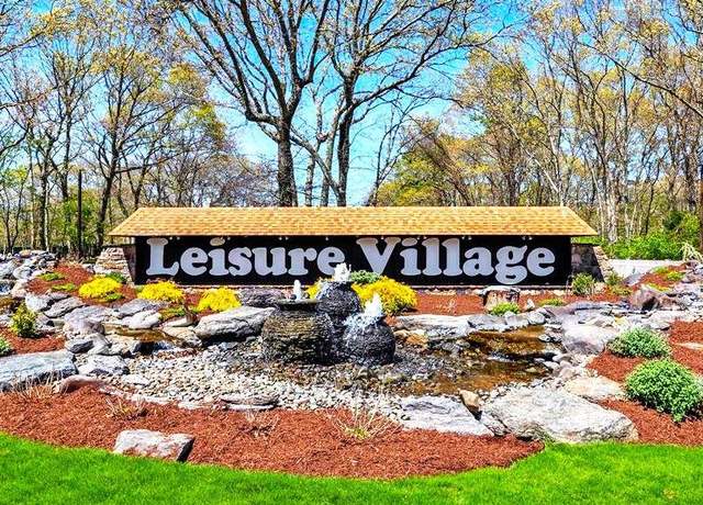 Property at 259 Newcastle Ct Unit E, Ridge, NY 11961, 1 bed, 1 bath