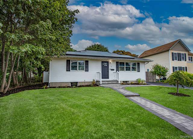 Property at 31 Terrell St, Patchogue, NY 11772, 3 beds, 2 baths